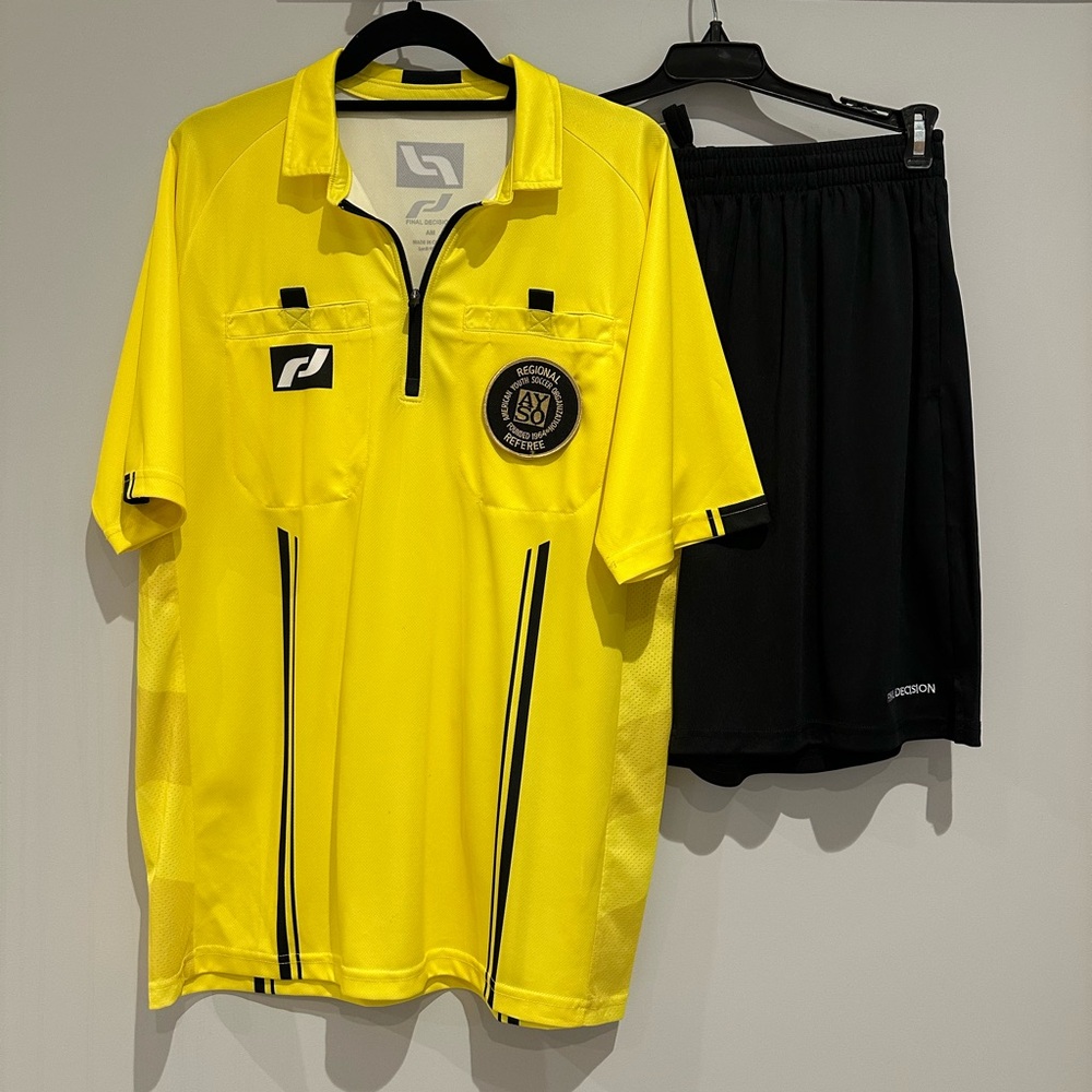 Unisex AYSO Yellow and Black Soccer Referee Uniform Set, Adult Medium